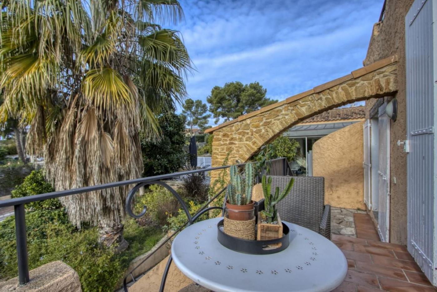 Villa Esperance- Appartement Entier T2 La Ciotat Exteriör bild